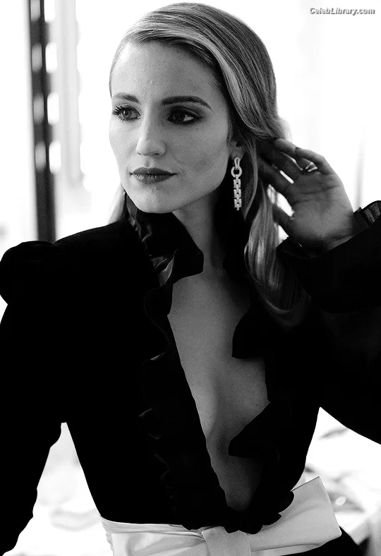 Dianna Agron photo 10 of 210