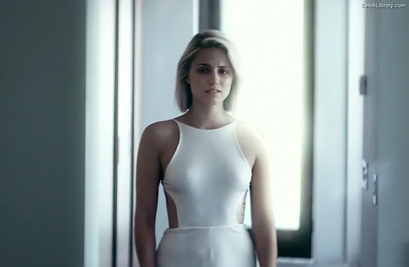 Dianna Agron photo 5 of 210