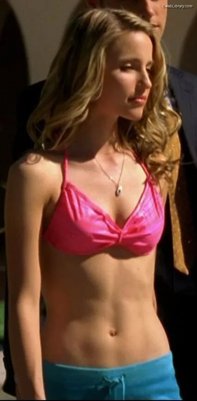 Dianna Agron photo 14 of 210