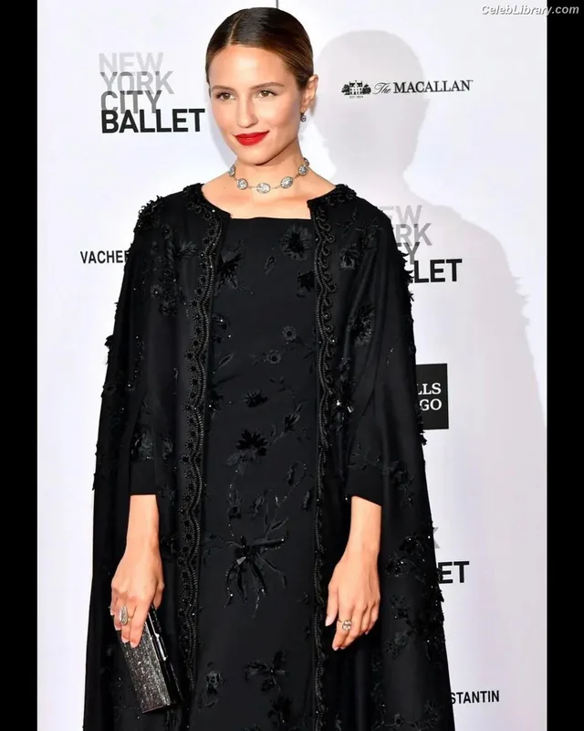 Dianna Agron photo 19 of 210