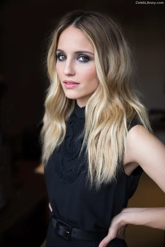 Dianna Agron photo 23 of 210