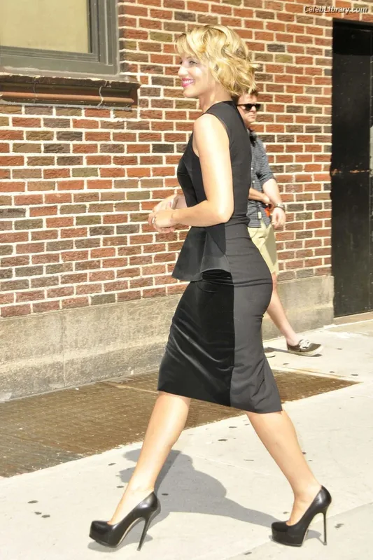 Dianna Agron photo 6 of 210