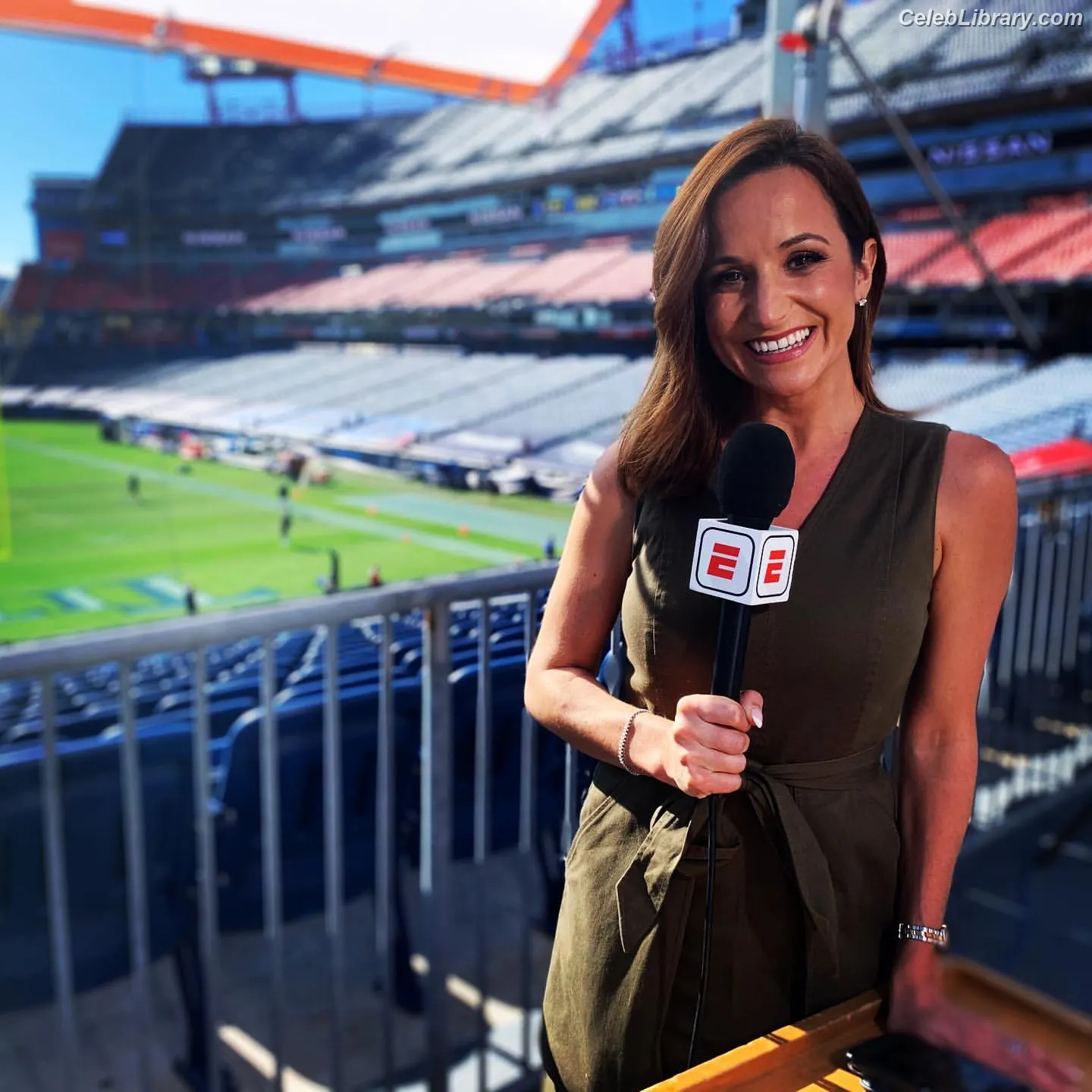 Dianna Russini photo 6 of 392