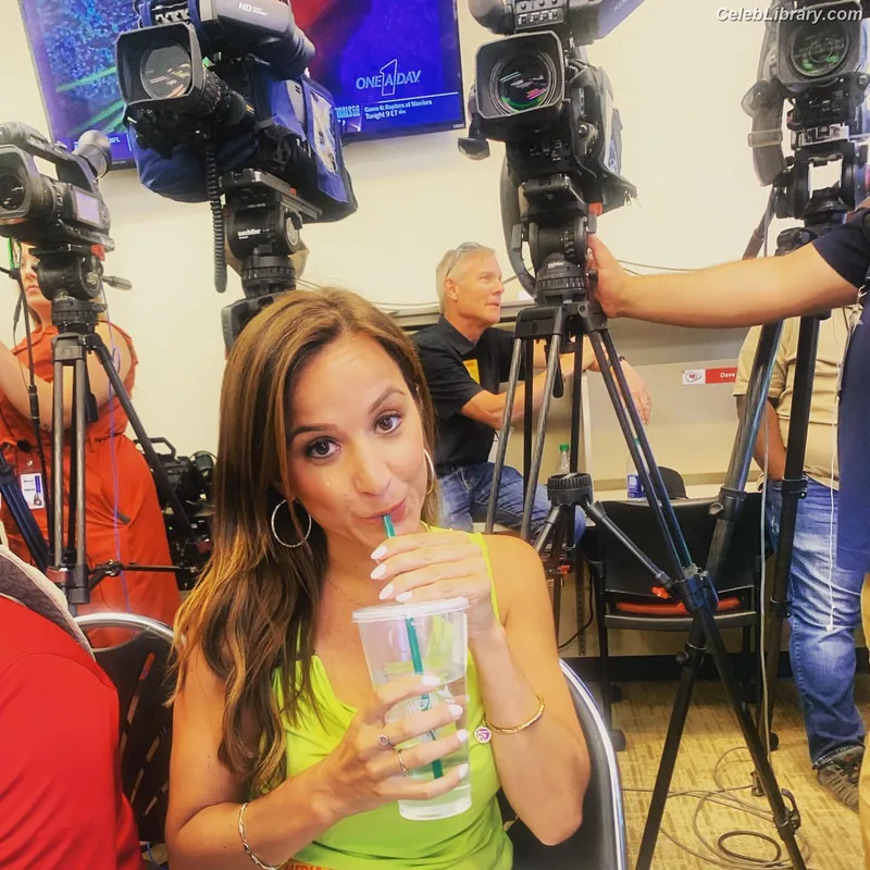 Dianna Russini photo 3 of 393