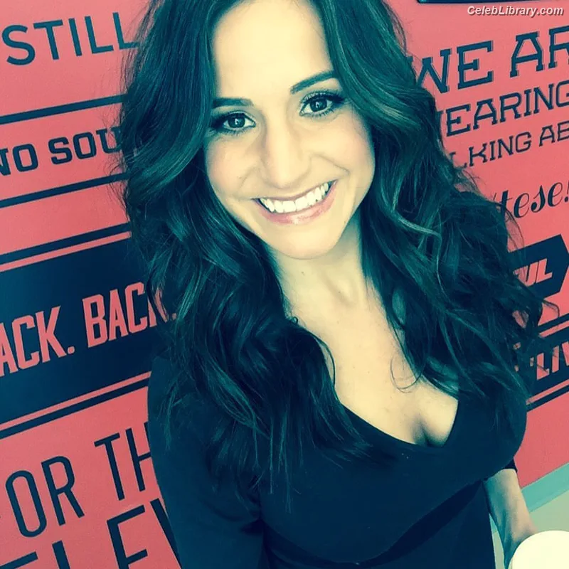 Dianna Russini photo 2 of 393