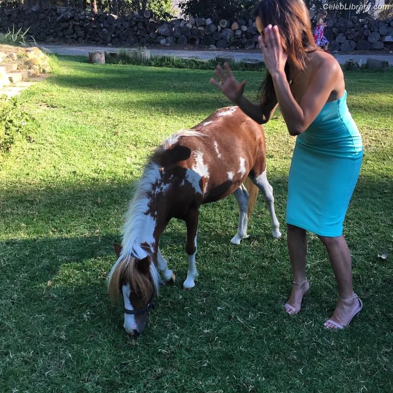 Dianna Russini photo 14 of 393