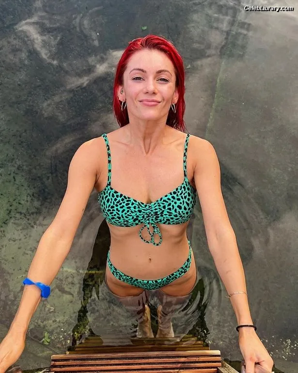Dianne Buswell photo 1 of 21
