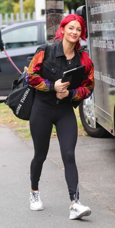 Dianne Buswell photo 20 of 21