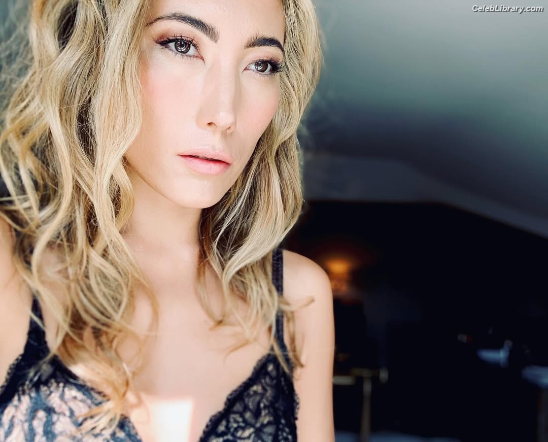 Dichen Lachman photo 10 of 139