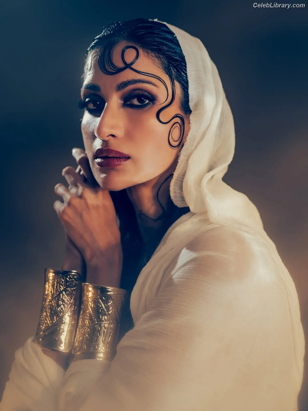 Diksha J Singh photo 2 of 165