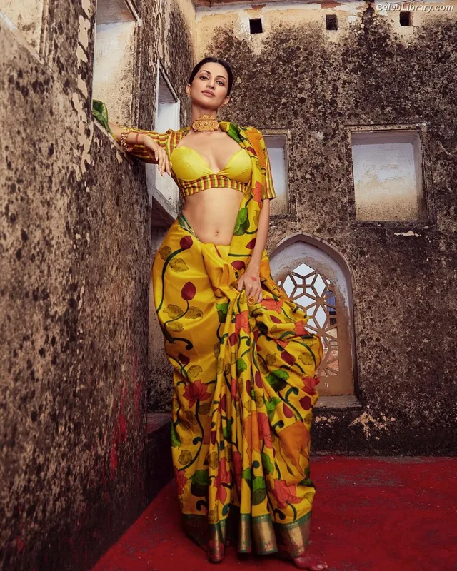 Diksha J Singh photo 10 of 166