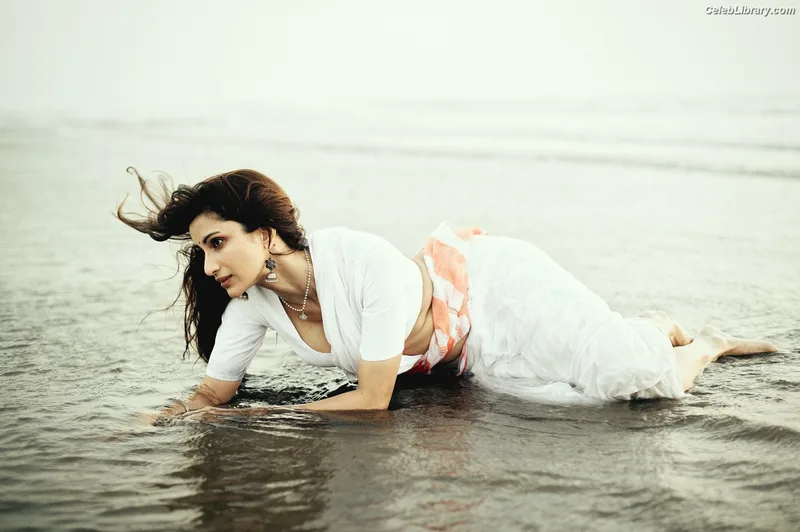 Diksha J Singh photo 4 of 166