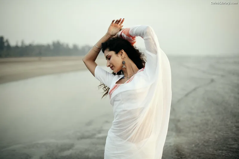Diksha J Singh photo 7 of 166