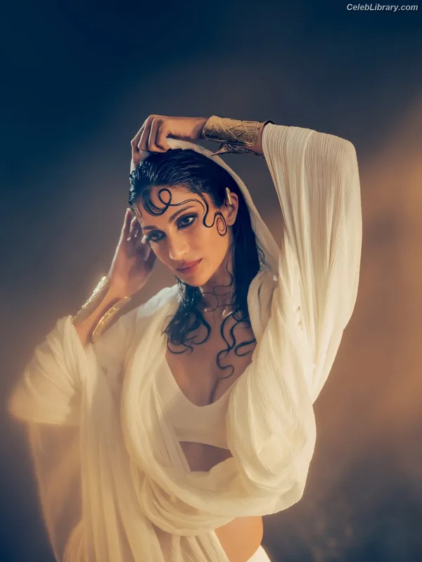 Diksha J Singh photo 5 of 166