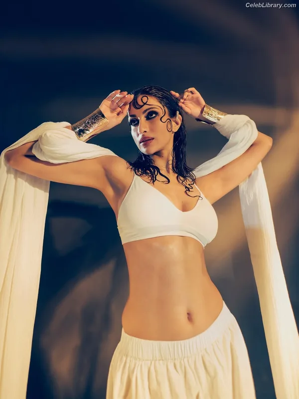 Diksha J Singh photo 6 of 166