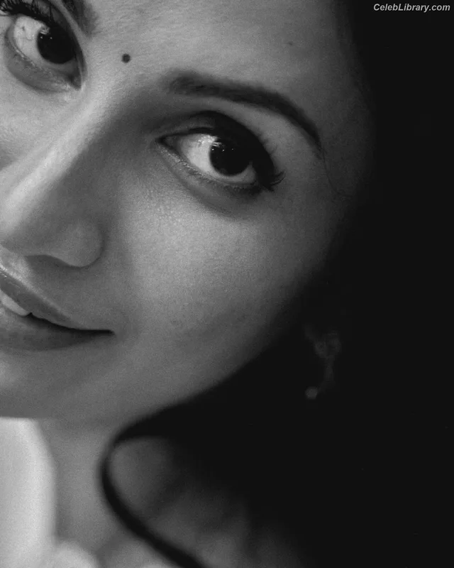 Diksha J Singh photo 11 of 166