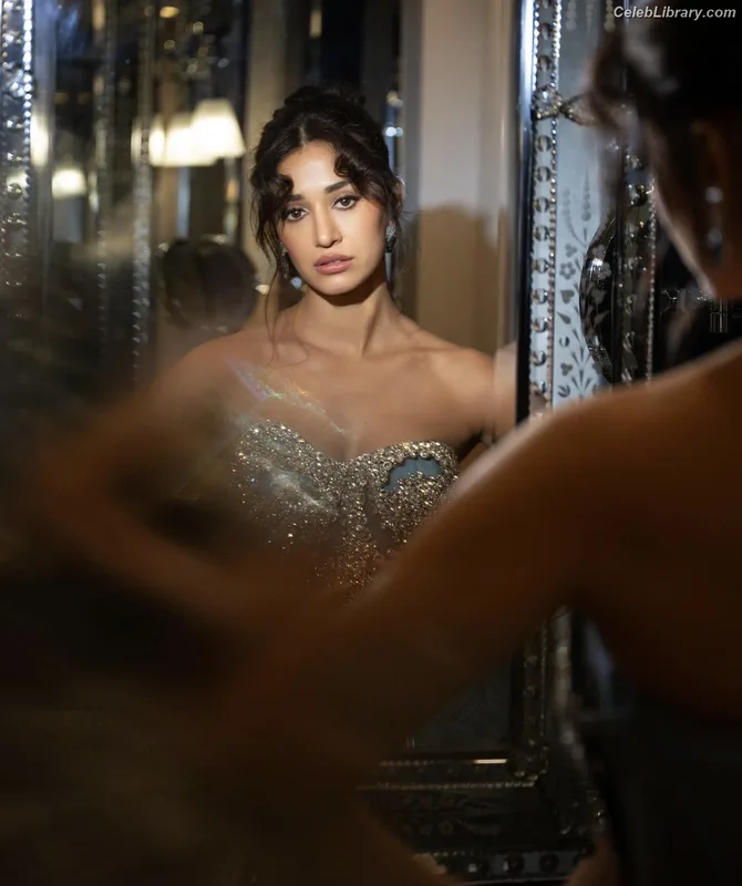 Disha Patani photo 3 of 529