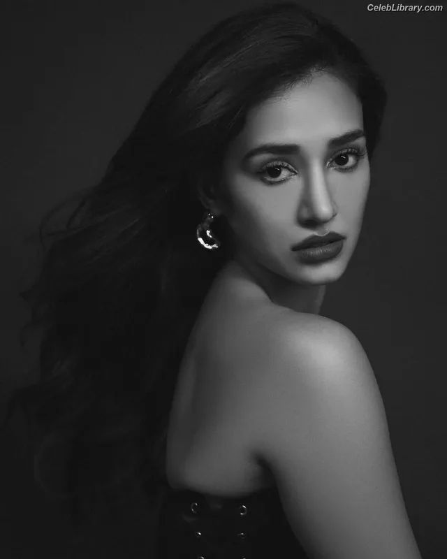 Disha Patani photo 7 of 529