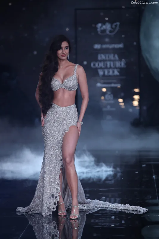 Disha Patani photo 11 of 529