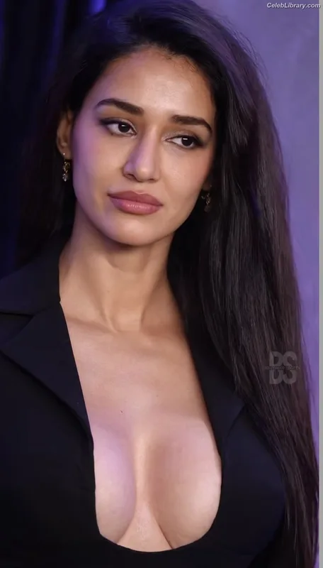 Disha Patani photo 1 of 529