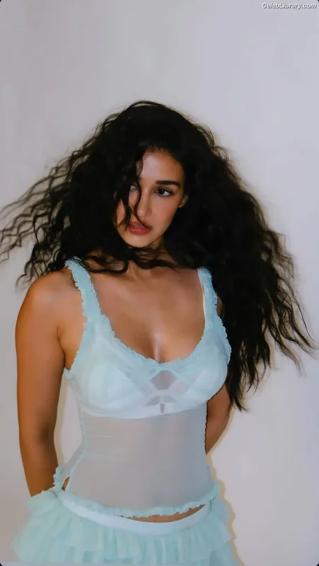 Disha Patani photo 6 of 529