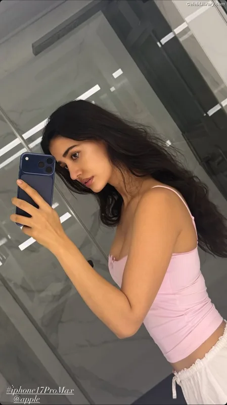 Disha Patani photo 7 of 529