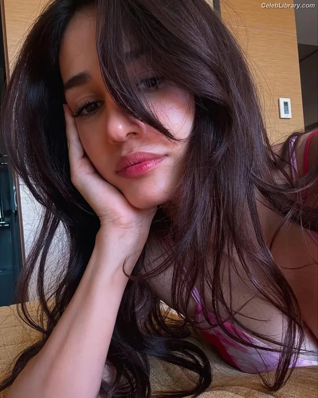 Disha Patani photo 9 of 529