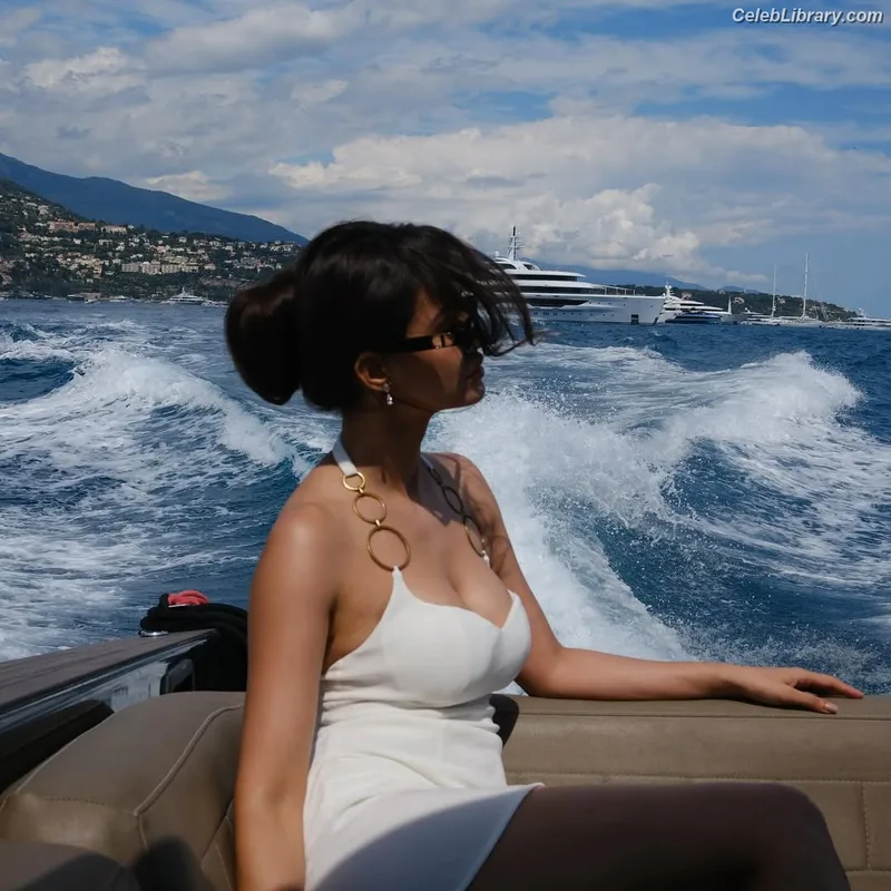 Disha Patani photo 10 of 529