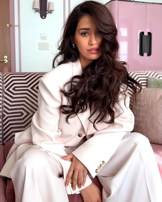 Disha Patani photo 3 of 529