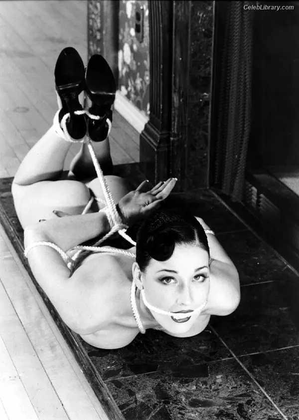 Dita Von Teese photo 16 of 562