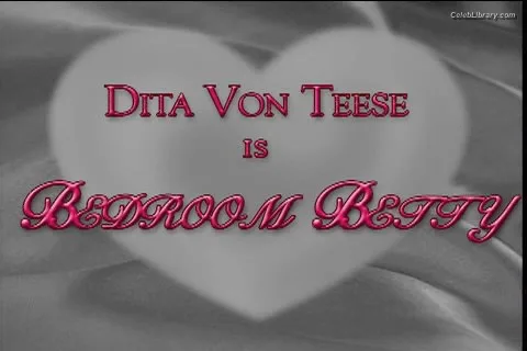 Dita Von Teese photo 11 of 564