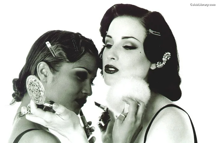 Dita Von Teese photo 24 of 564