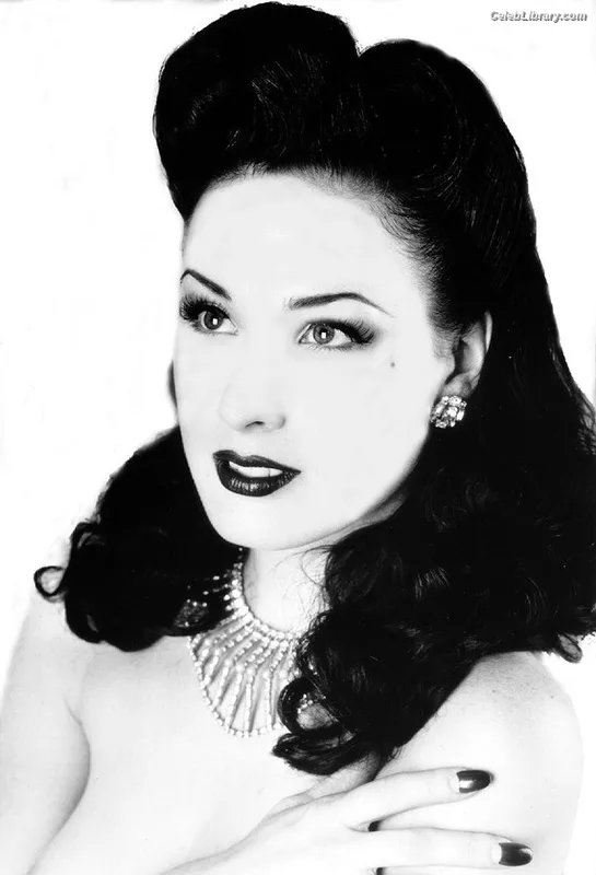 Dita Von Teese photo 23 of 564