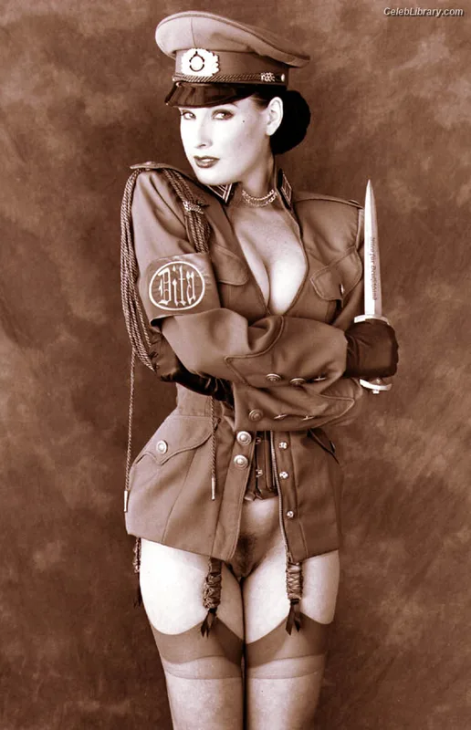 Dita Von Teese photo 24 of 564