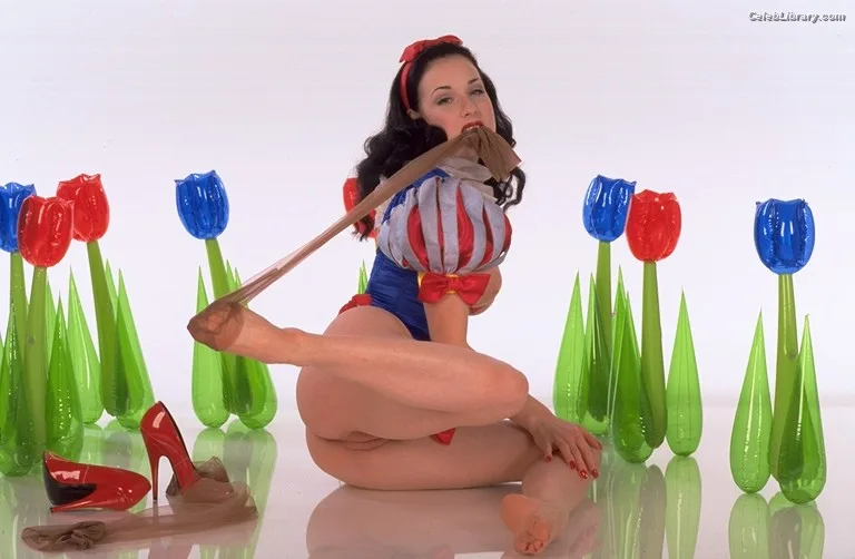 Dita Von Teese photo 20 of 564