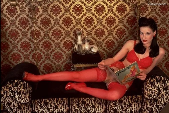 Dita Von Teese photo 19 of 564