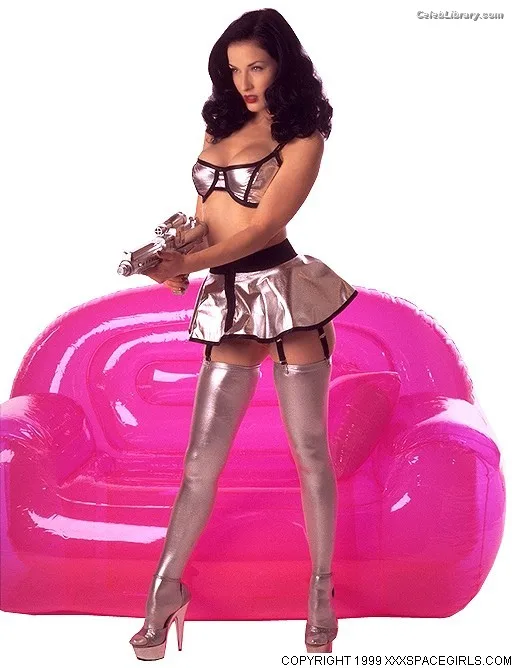 Dita Von Teese photo 23 of 564