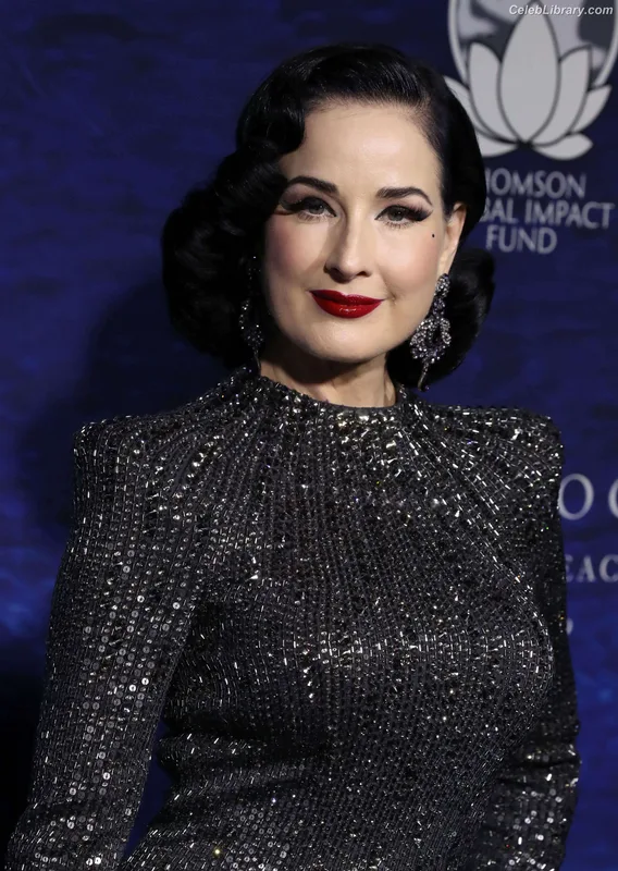 Dita Von Teese photo 17 of 564