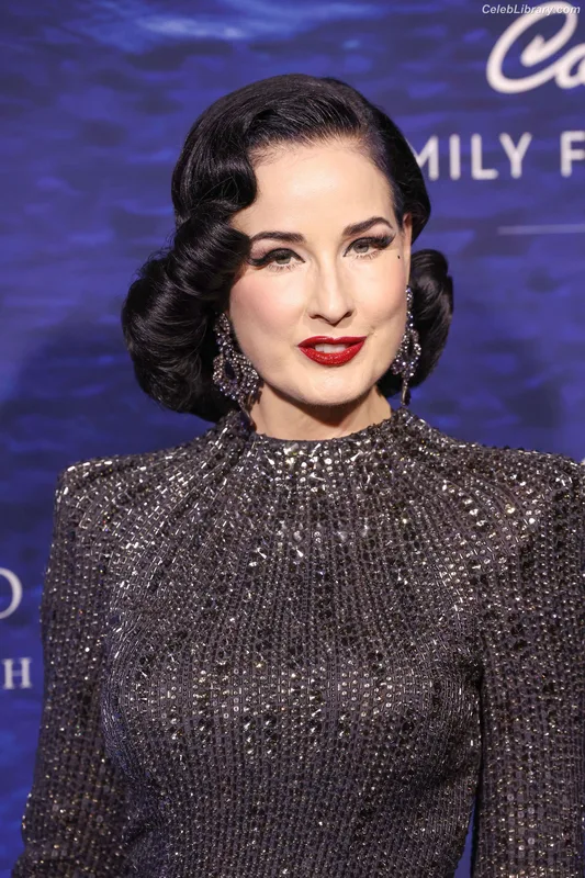 Dita Von Teese photo 6 of 564