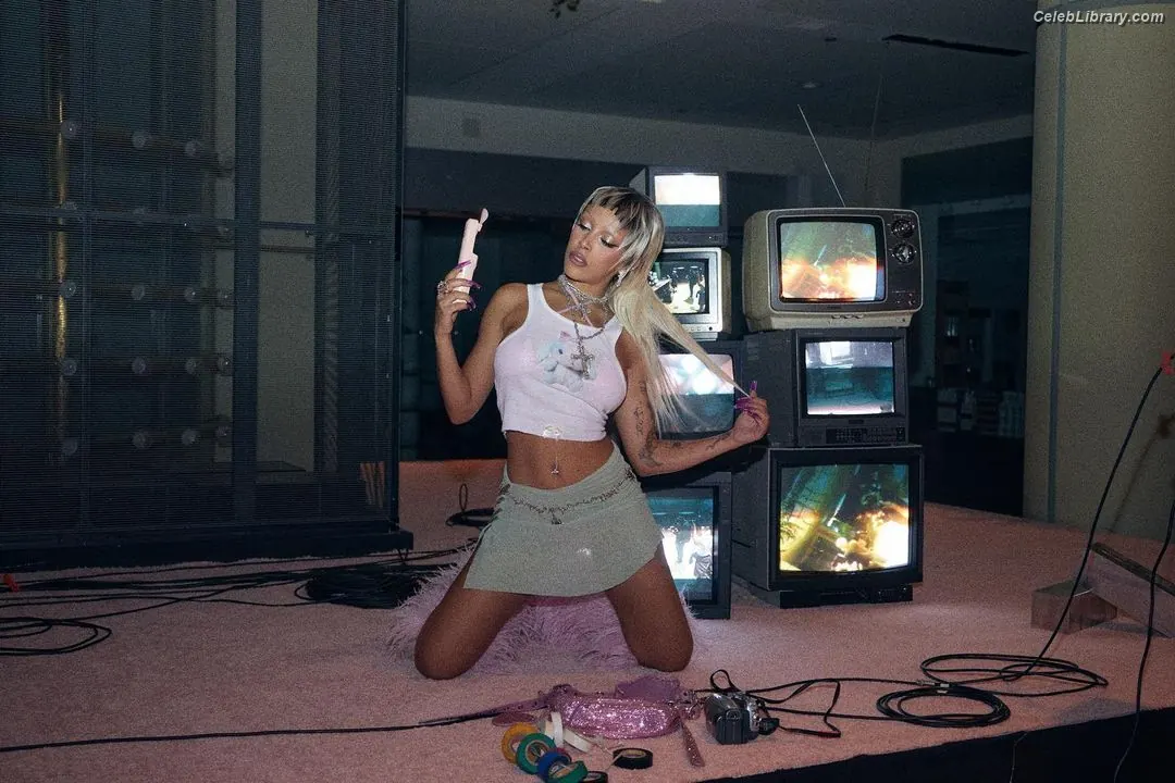 Doja Cat photo 9 of 1963