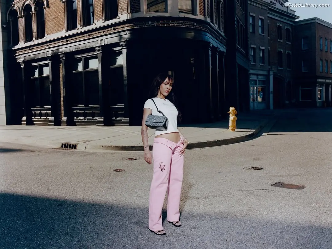 Doja Cat photo 5 of 1963