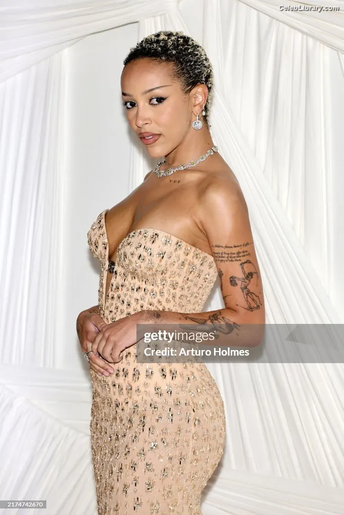 Doja Cat photo 9 of 1963