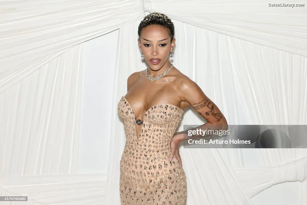 Doja Cat photo 14 of 1963