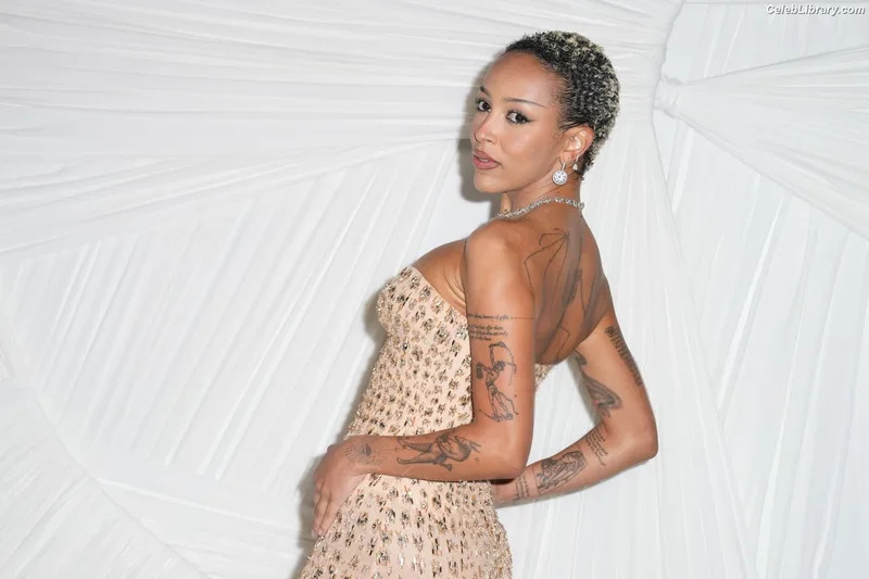 Doja Cat photo 4 of 1960