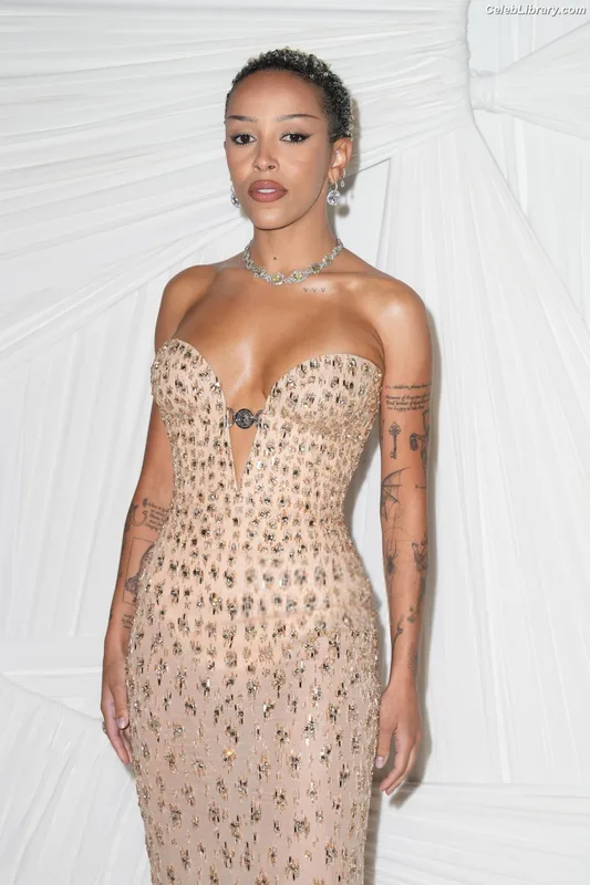 Doja Cat photo 6 of 1960