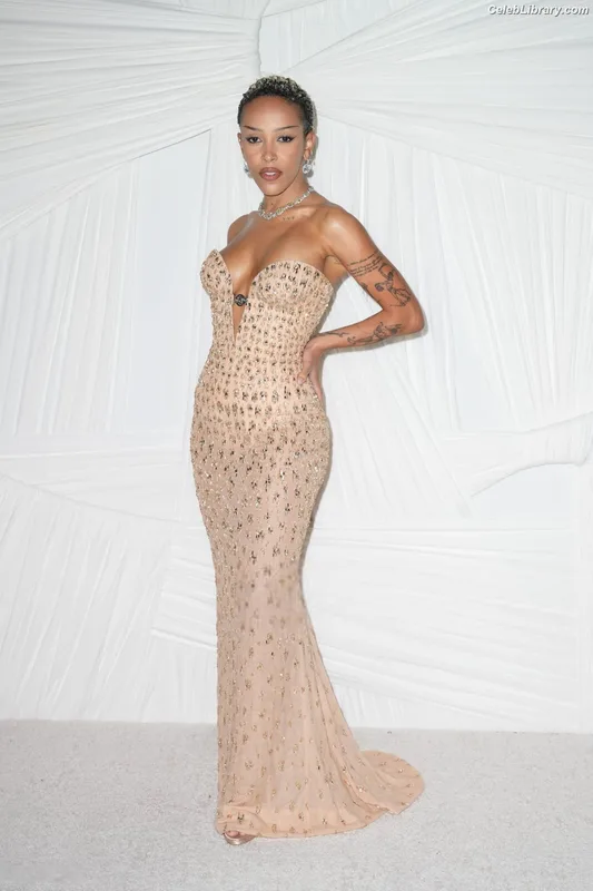 Doja Cat photo 7 of 1960