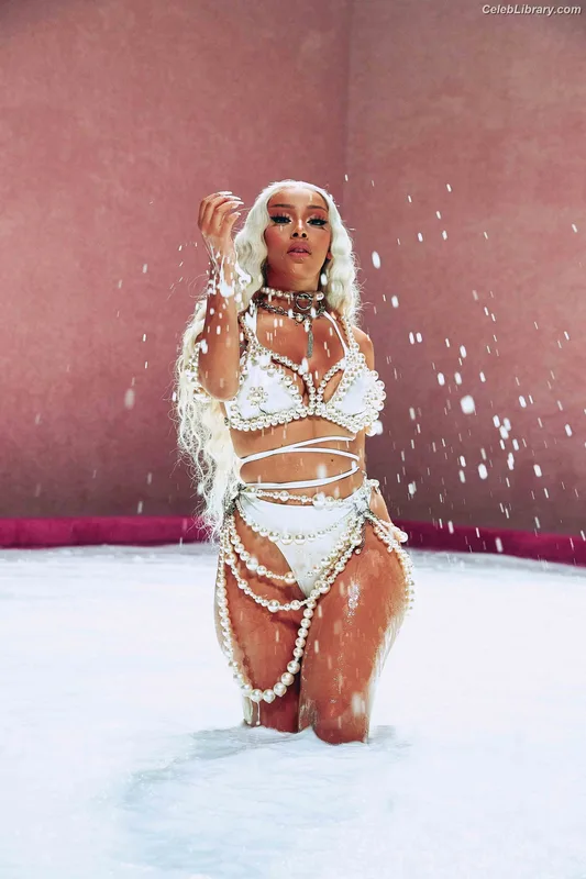Doja Cat photo 9 of 1960
