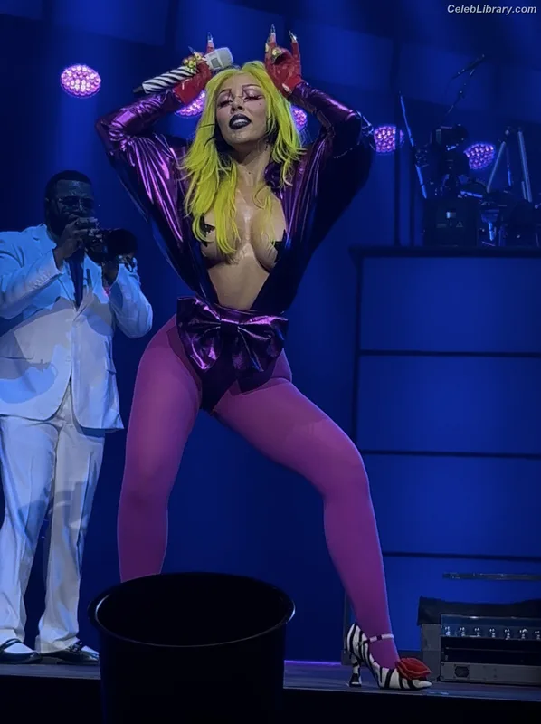 Doja Cat photo 16 of 1960