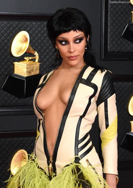 Doja Cat photo 15 of 1960