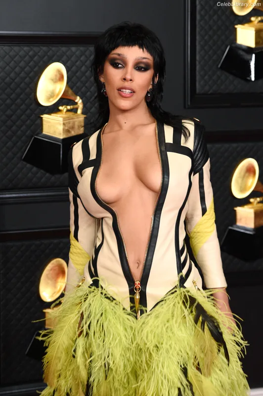 Doja Cat photo 21 of 1960